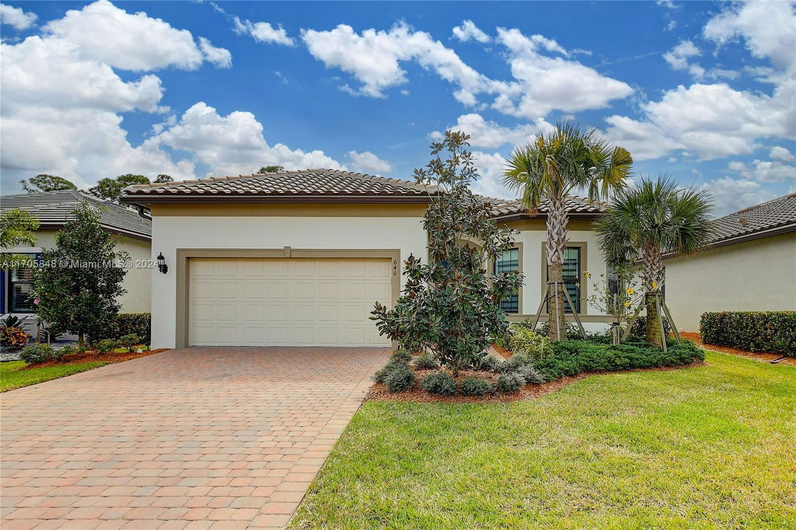 Real estate property located at 640 Villandry Way, St Lucie, VERANDA PLAT NO 8 VERANDA, Port St. Lucie, FL