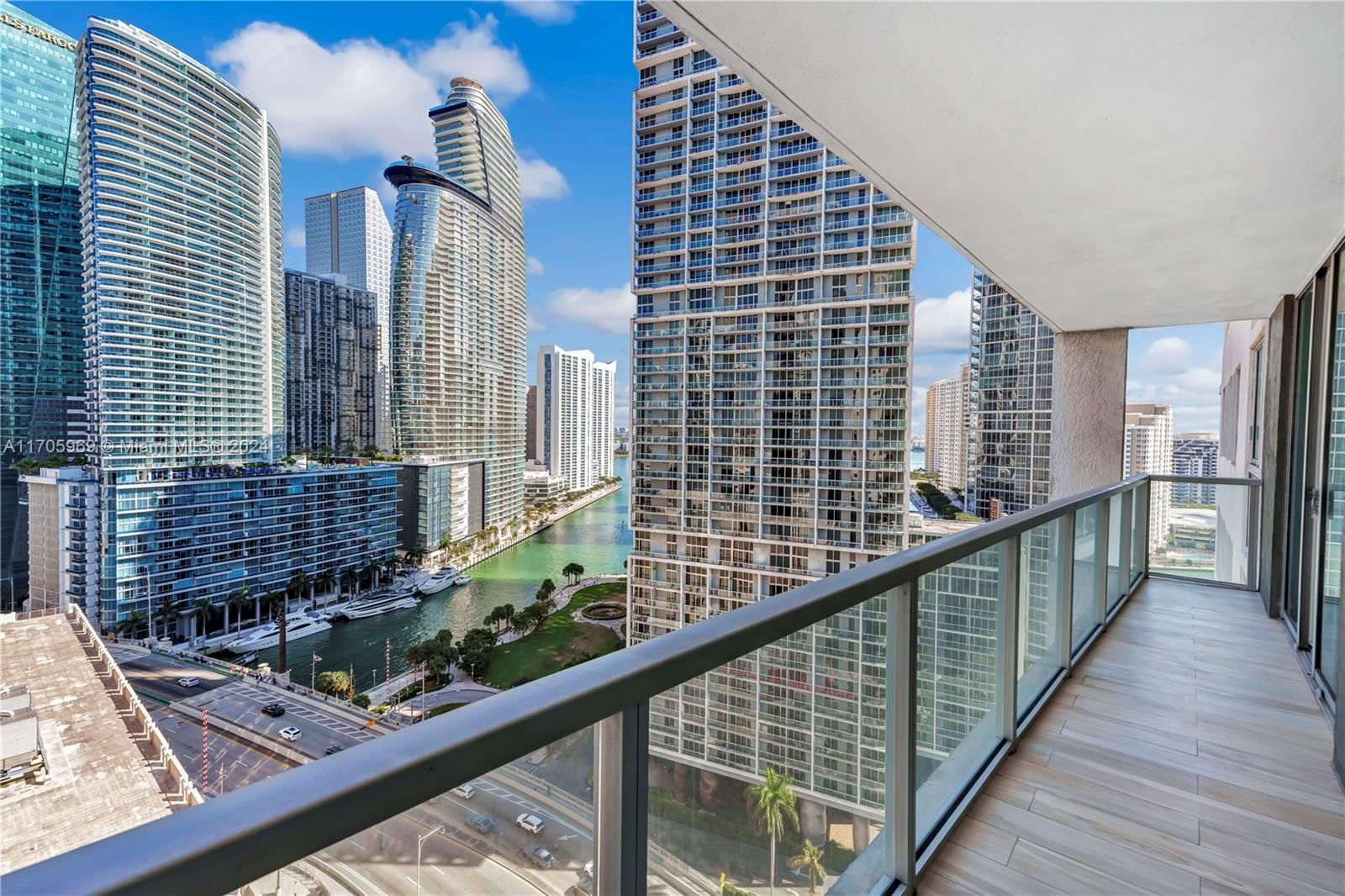 Real estate property located at 500 Brickell Ave #2203, Miami-Dade, 500 BRICKELL EAST CONDO, Miami, FL