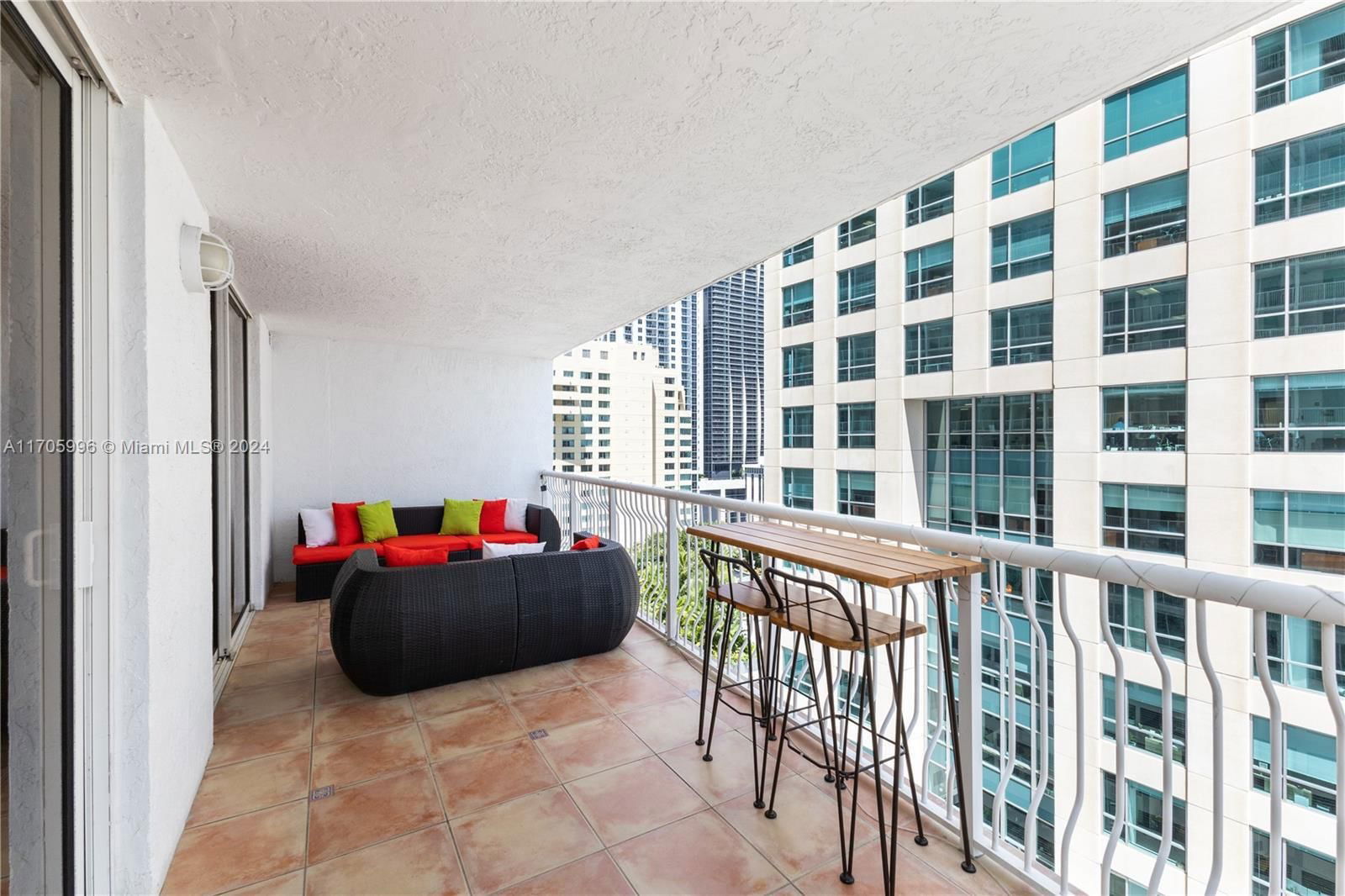 Real estate property located at 1200 Brickell Bay Dr #1908, Miami-Dade, THE CLUB AT BRICKELL BAY, Miami, FL