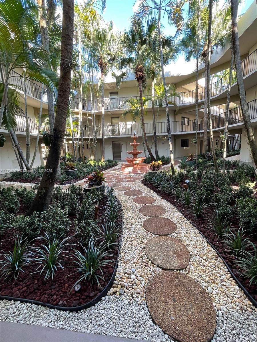 Real estate property located at 8035 107th Ave #102, Miami-dade, The Horizons Condo #1, Miami, FL
