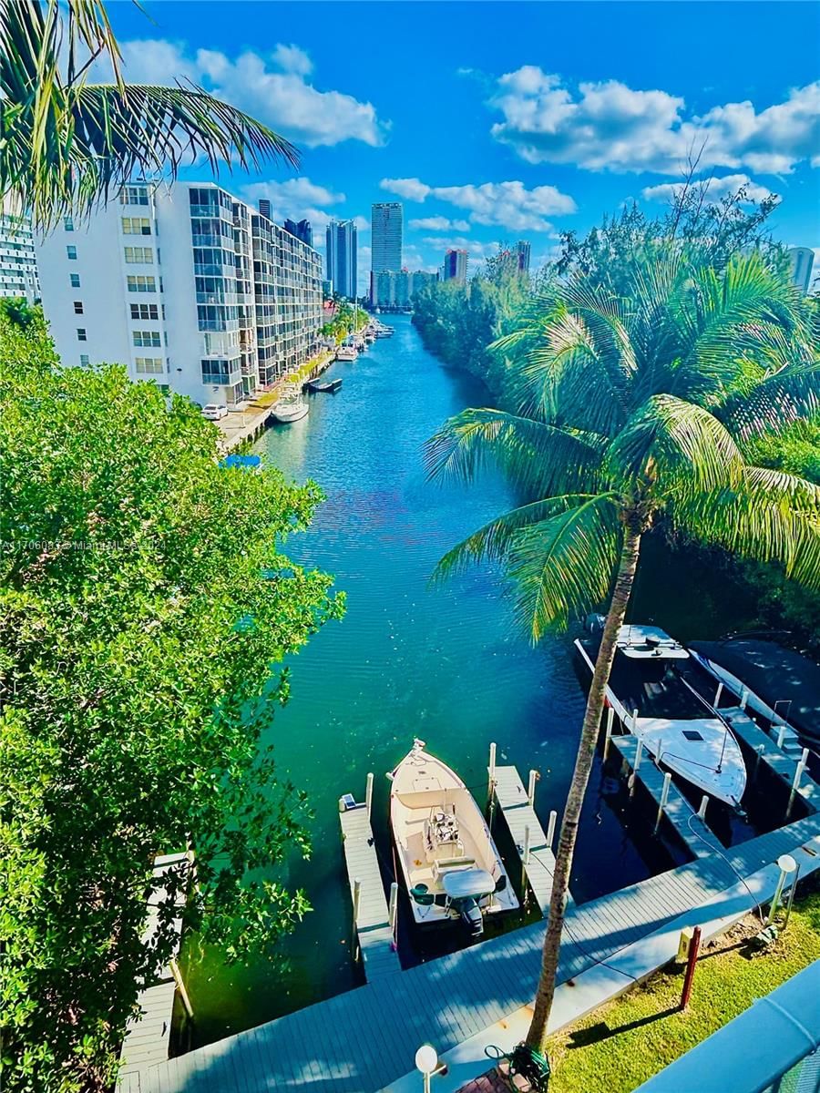 Real estate property located at 16531 35th Ave #402-11, Miami-Dade, INTRACOASTAL POINT CONDO, North Miami Beach, FL