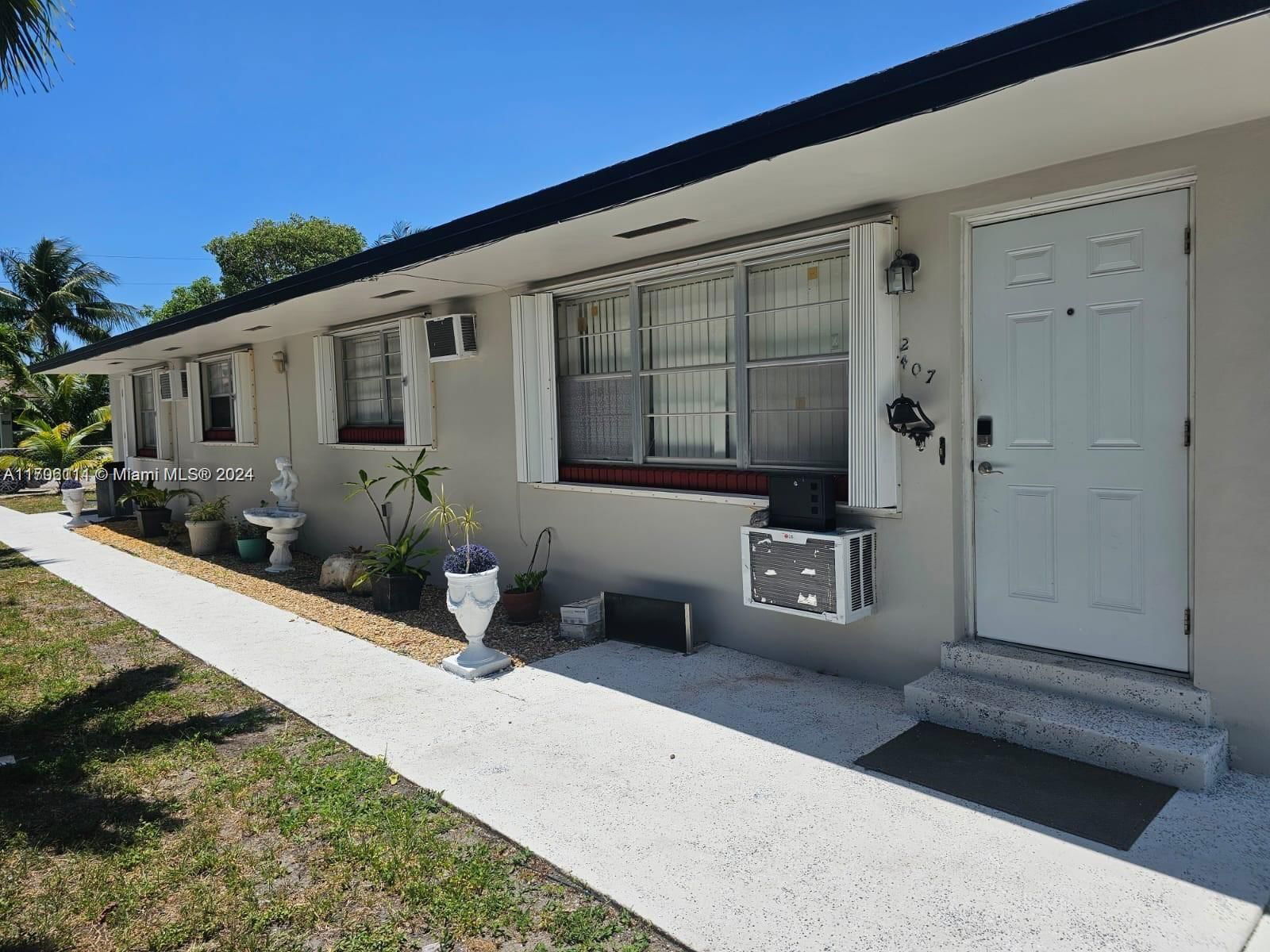 Real estate property located at 2405-2407 Cleveland St, Broward, HOLLYWOOD PARK, Hollywood, FL