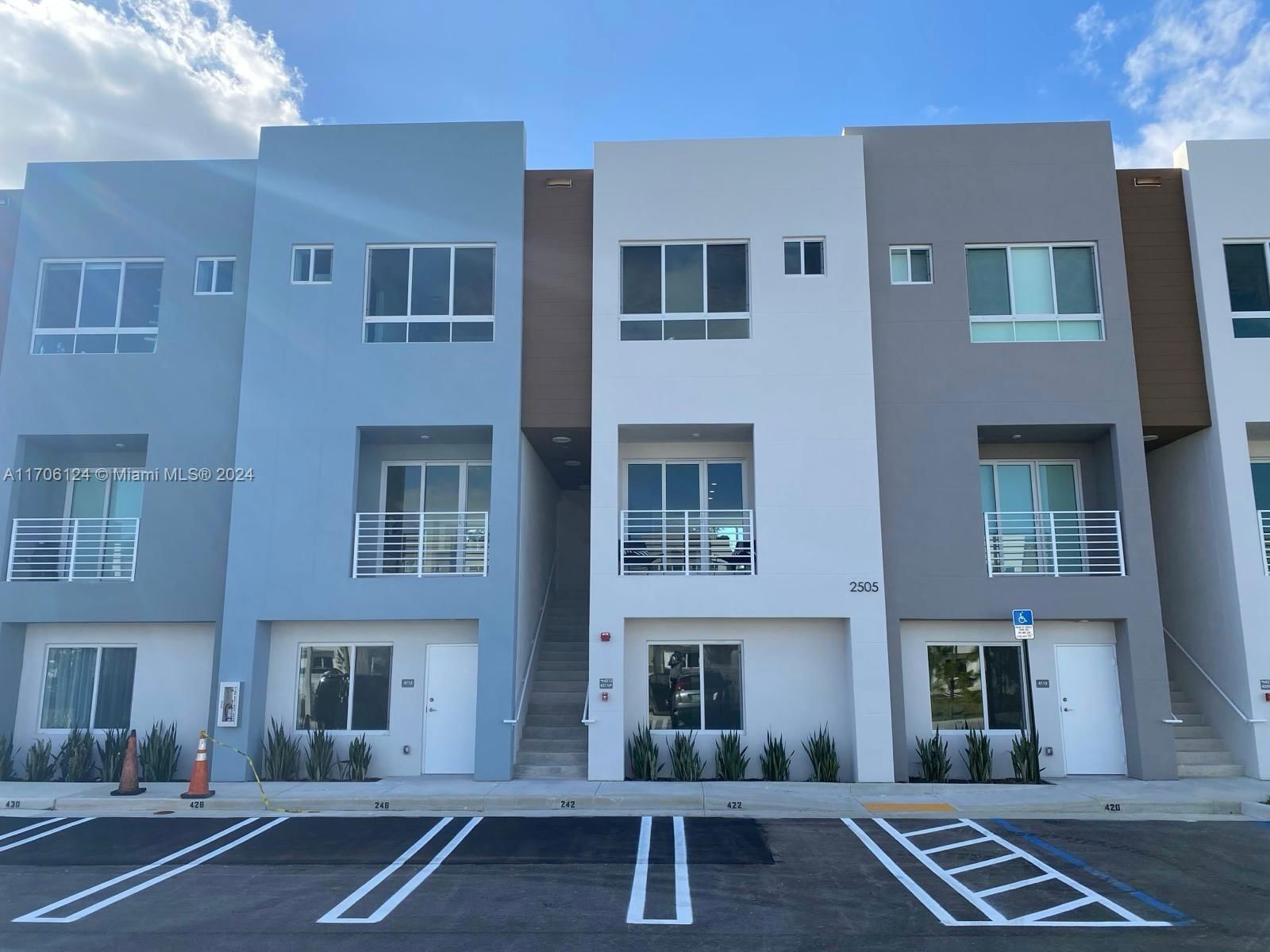 Real estate property located at 2505 193rd St #4211, Miami-Dade, RIVERWOOD, Miami, FL