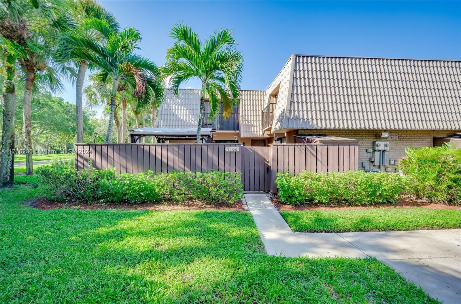 Real estate property located at 5106 51st Way, Palm Beach, VILLAGE OF SANDALWOOD LAK, West Palm Beach, FL