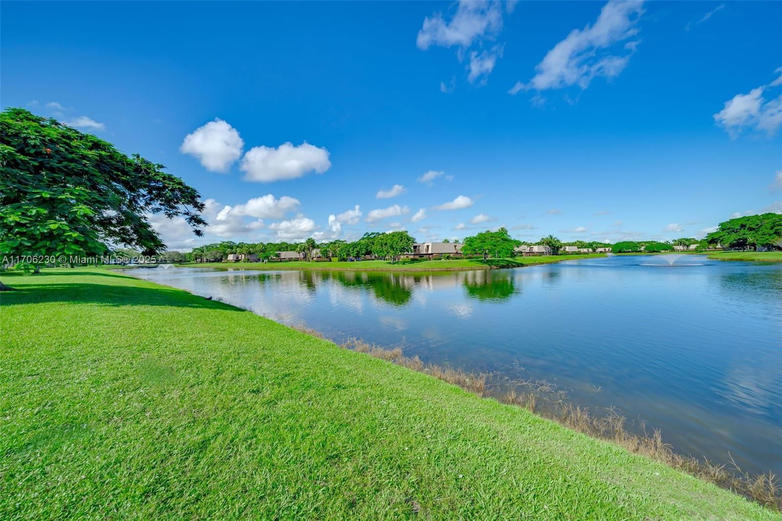 Real estate property located at 5106 51st Way, Palm Beach, Village Of Sandalwood Lak, West Palm Beach, FL