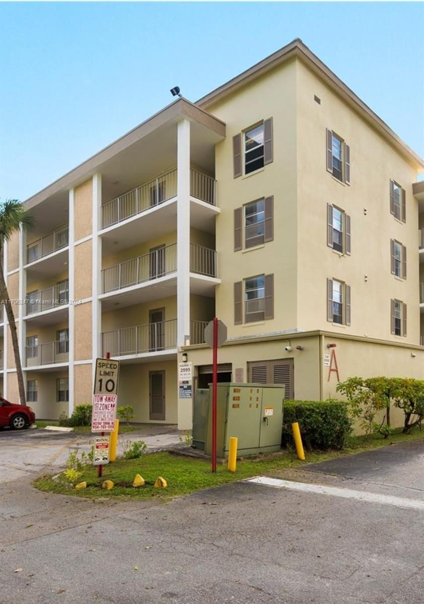 Real estate property located at 2999 48th Ave #245, Broward, CYPRESS CHASE CONDO NO 2, Lauderdale Lakes, FL