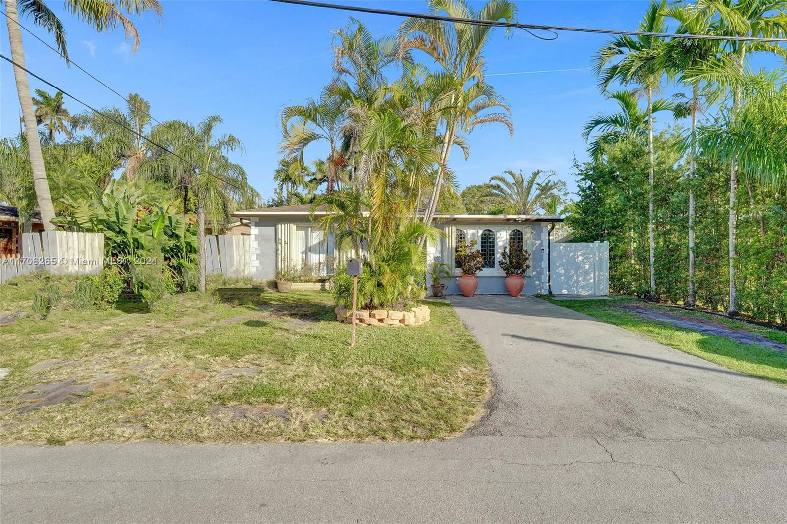 Real estate property located at 1511 Garfield St, Broward, HOLLYWOOD PLACE, Hollywood, FL