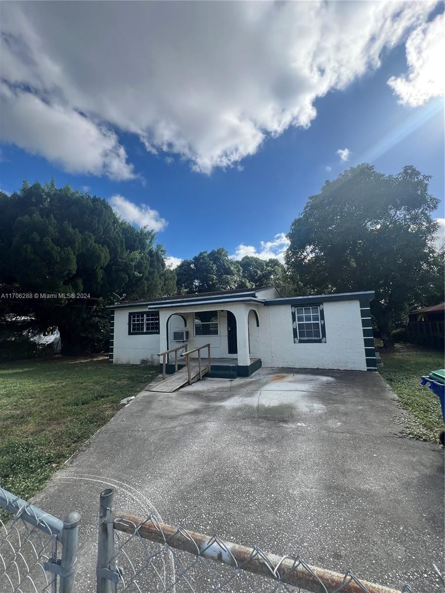 Real estate property located at 2130 89th St, Miami-Dade, LARRY SUB, Miami, FL