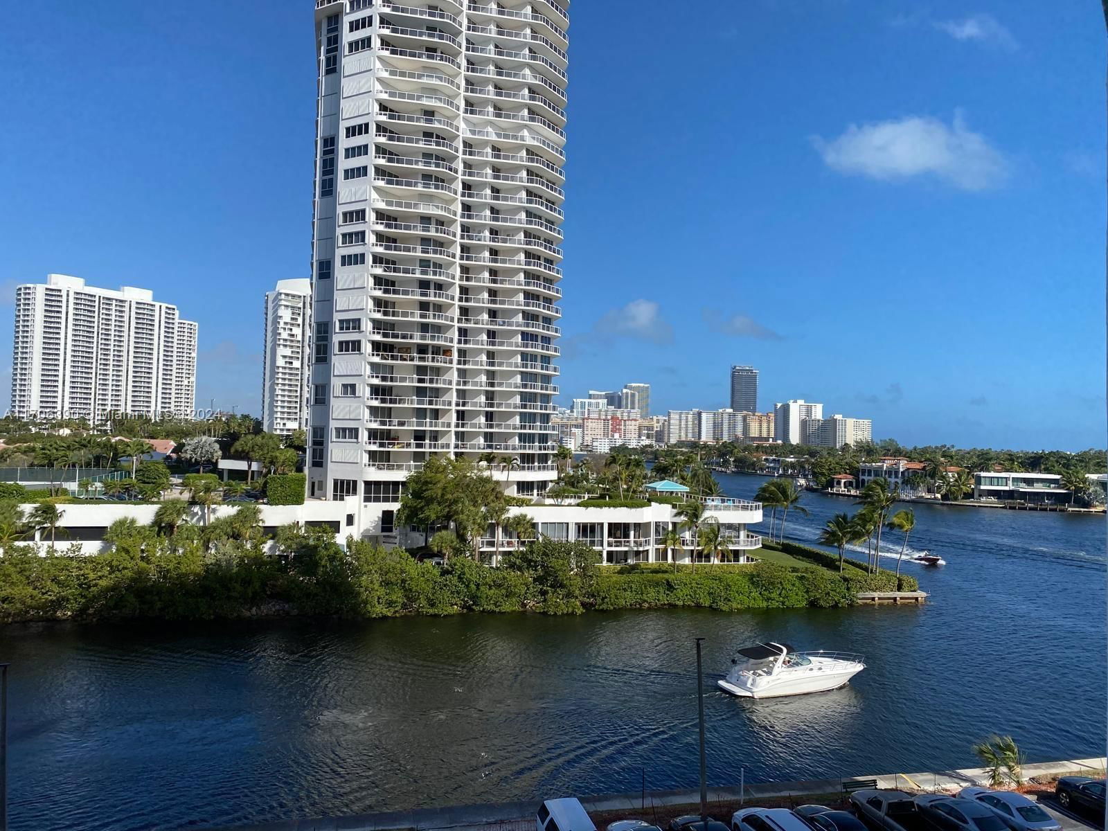 Real estate property located at 20515 Country Club Dr #649, Miami-Dade, WATERVIEW CONDO, Aventura, FL