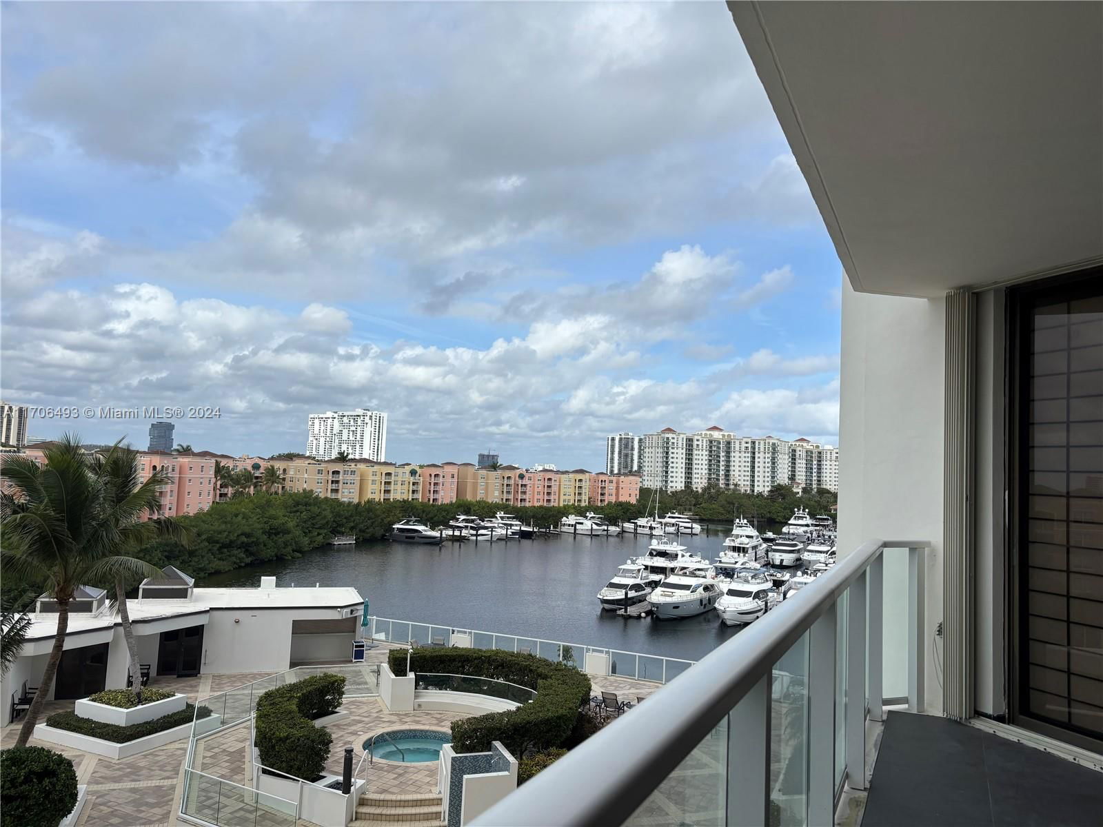 Real estate property located at 19500 Turnberry Way #5C, Miami-Dade, MARINA TOWER CONDO, Aventura, FL