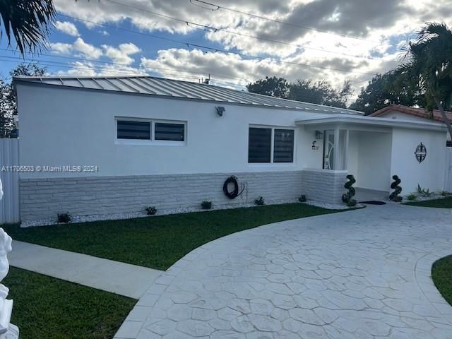 Real estate property located at 4630 5th St, Miami-Dade, MORRIS MANORS, Miami, FL