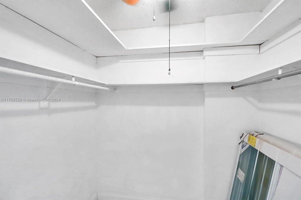 Real estate property located at 421 14th Ave #203, Broward, Meadowbrook Condo Apts Bl, Hallandale Beach, FL