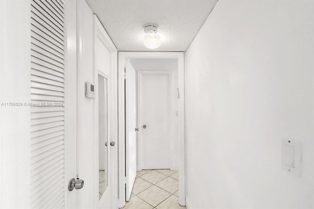 Real estate property located at 421 14th Ave #203, Broward, Meadowbrook Condo Apts Bl, Hallandale Beach, FL