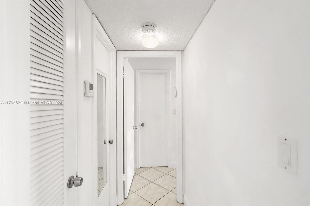 Real estate property located at 421 14th Ave #203, Broward, Meadowbrook Condo Apts Bl, Hallandale Beach, FL