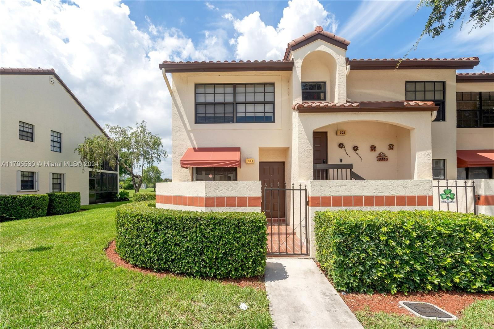 Real estate property located at 201 Freedom Ct #201, Broward, FREEDOM SQUARE CONDO, Deerfield Beach, FL