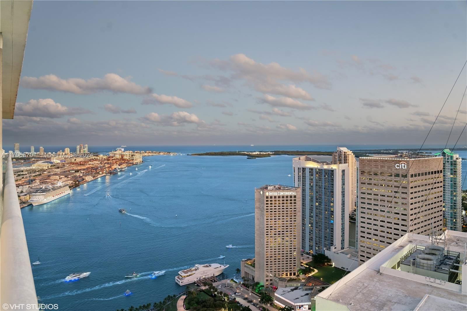 Real estate property located at 50 Biscayne Blvd #5411, Miami-Dade, 50 BISCAYNE CONDO, Miami, FL