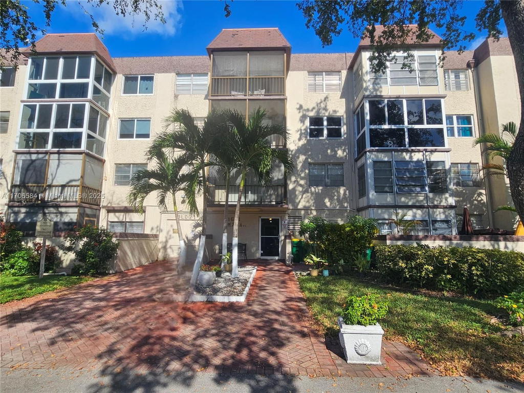 Real estate property located at 1681 70th Ave #303, Broward, Omega Condo No 1, Plantation, FL