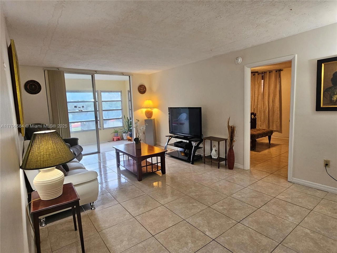 Real estate property located at 1681 70th Ave #303, Broward, Omega Condo No 1, Plantation, FL