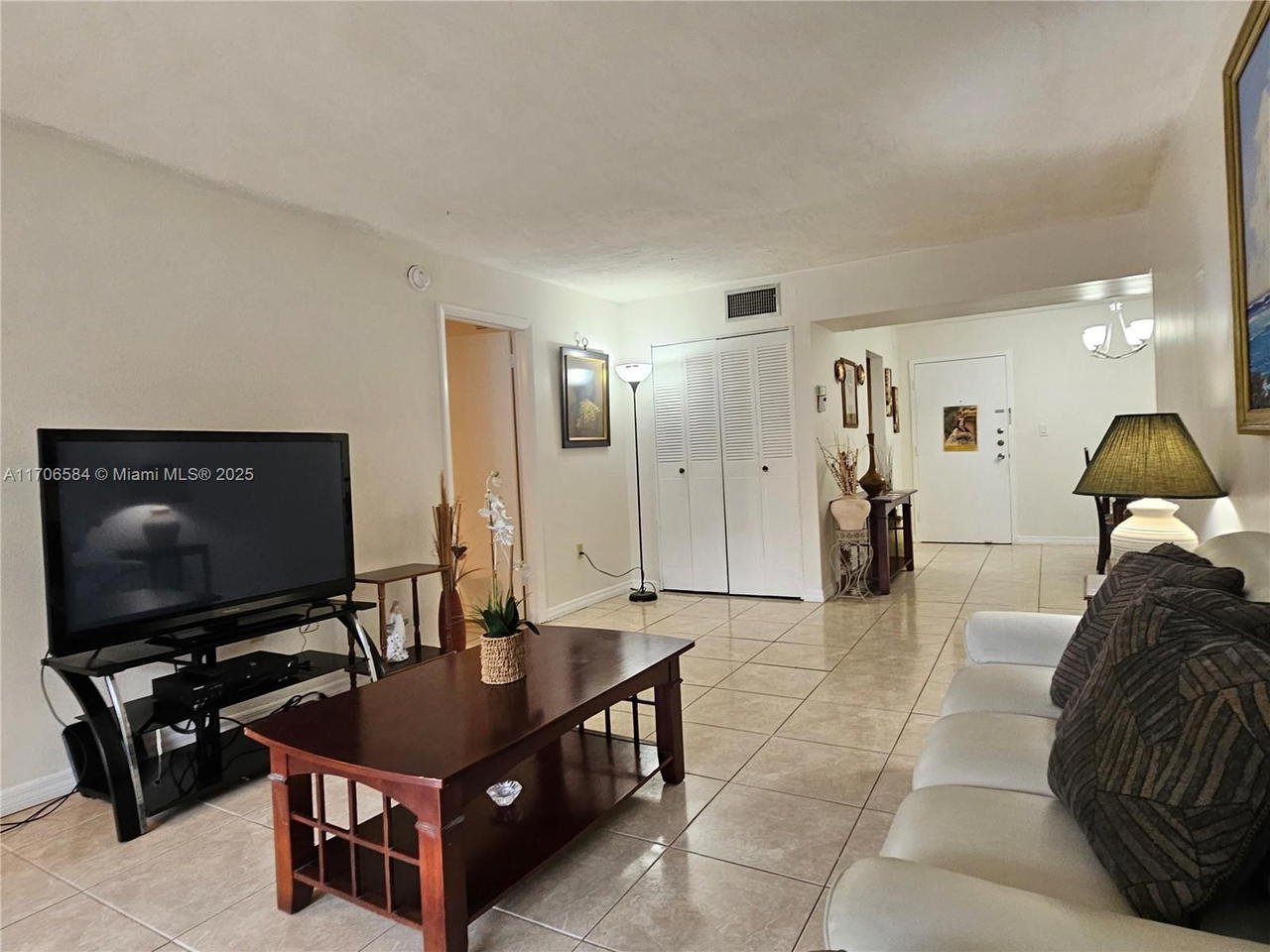 Real estate property located at 1681 70th Ave #303, Broward, Omega Condo No 1, Plantation, FL