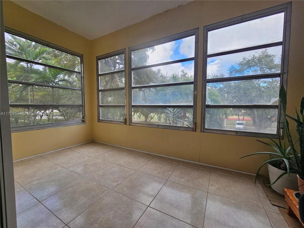 Real estate property located at 1681 70th Ave #303, Broward, Omega Condo No 1, Plantation, FL