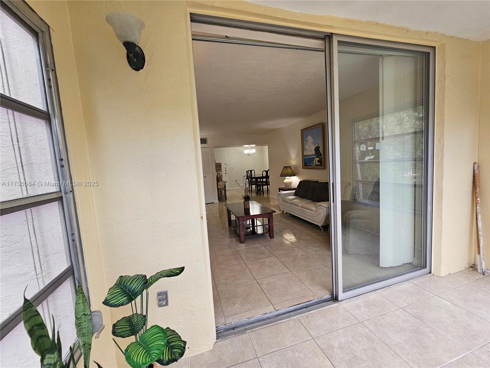 Real estate property located at 1681 70th Ave #303, Broward, Omega Condo No 1, Plantation, FL