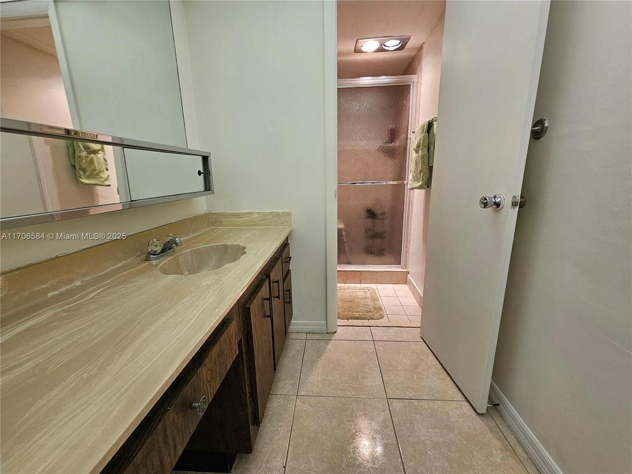 Real estate property located at 1681 70th Ave #303, Broward, Omega Condo No 1, Plantation, FL