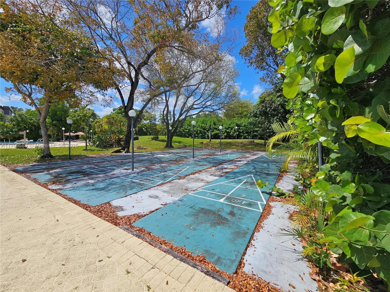 Real estate property located at 1681 70th Ave #303, Broward, Omega Condo No 1, Plantation, FL