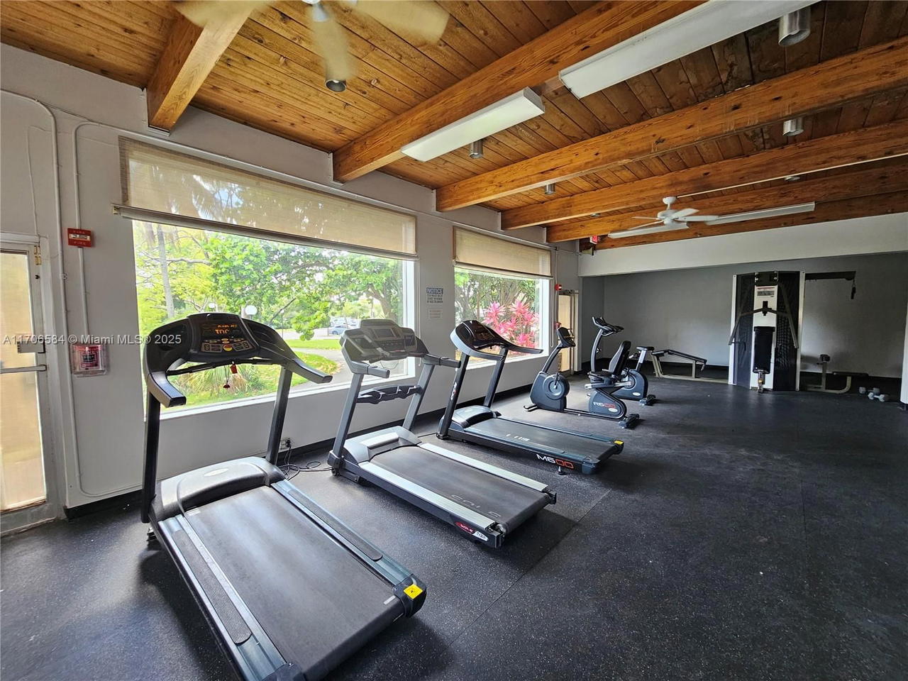 Real estate property located at 1681 70th Ave #303, Broward, Omega Condo No 1, Plantation, FL