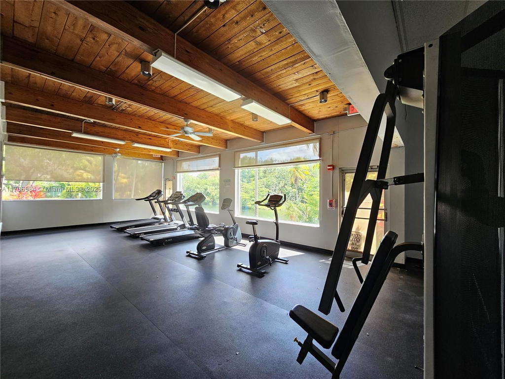 Real estate property located at 1681 70th Ave #303, Broward, Omega Condo No 1, Plantation, FL