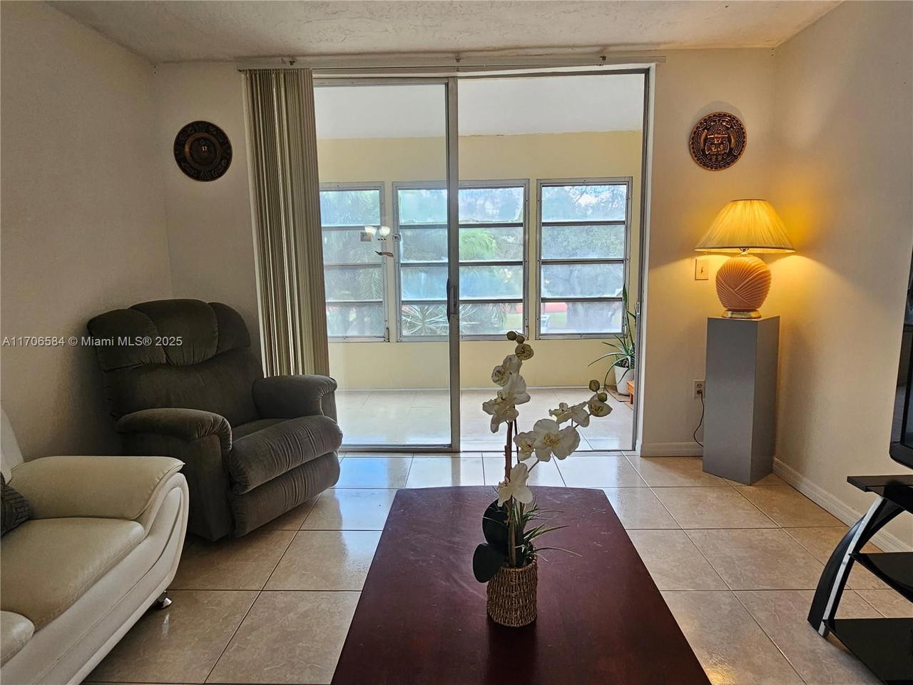 Real estate property located at 1681 70th Ave #303, Broward, Omega Condo No 1, Plantation, FL