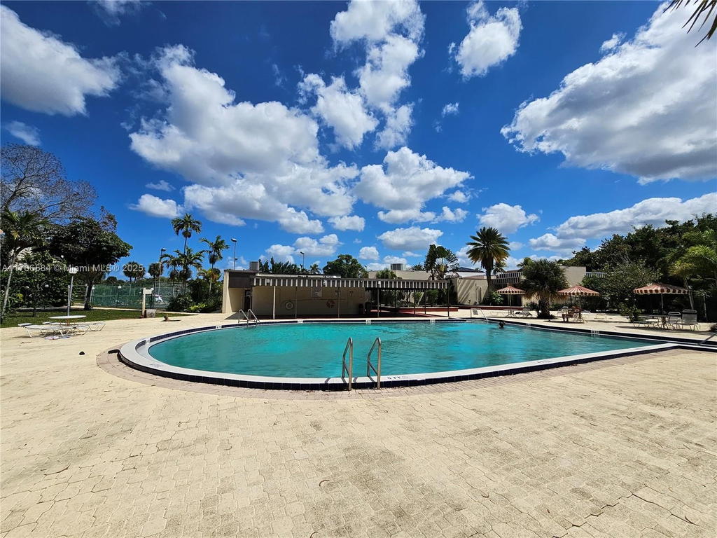 Real estate property located at 1681 70th Ave #303, Broward, Omega Condo No 1, Plantation, FL