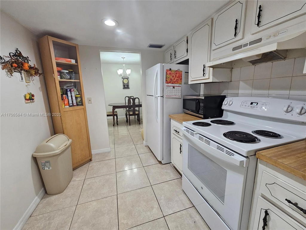 Real estate property located at 1681 70th Ave #303, Broward, Omega Condo No 1, Plantation, FL