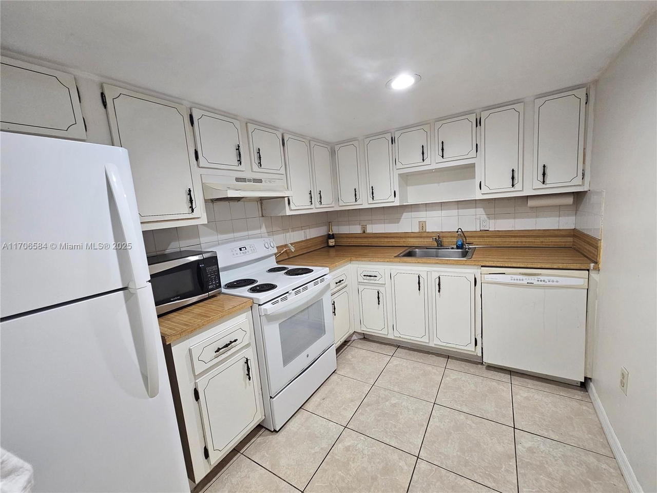 Real estate property located at 1681 70th Ave #303, Broward, Omega Condo No 1, Plantation, FL