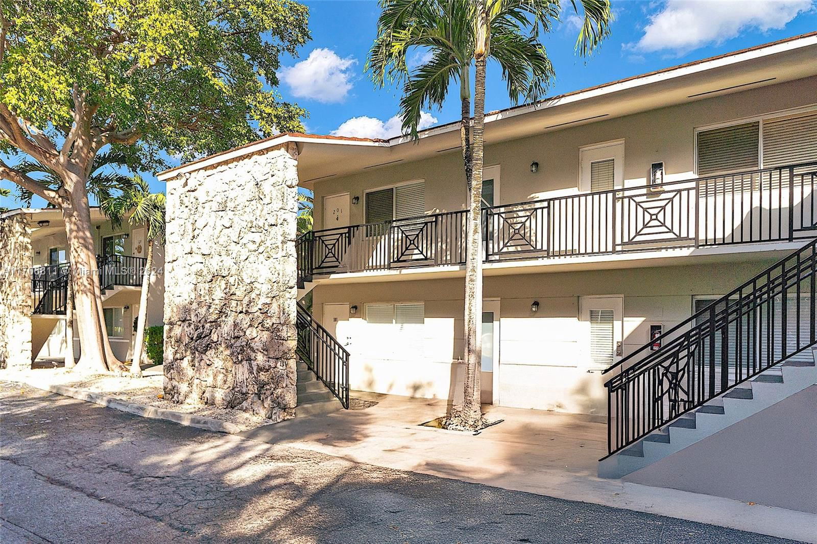 Real estate property located at 81 Edgewater Dr #201, Miami-Dade, EDGEWATER OF CORAL GABLES, Coral Gables, FL