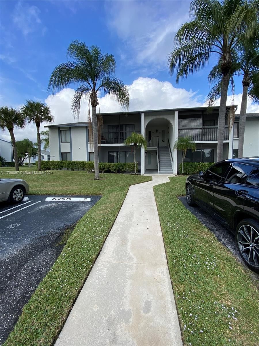 Real estate property located at 1002 Green Pine Blvd A1, Palm Beach, PALM CLUB VILLAGE I CONDO, West Palm Beach, FL