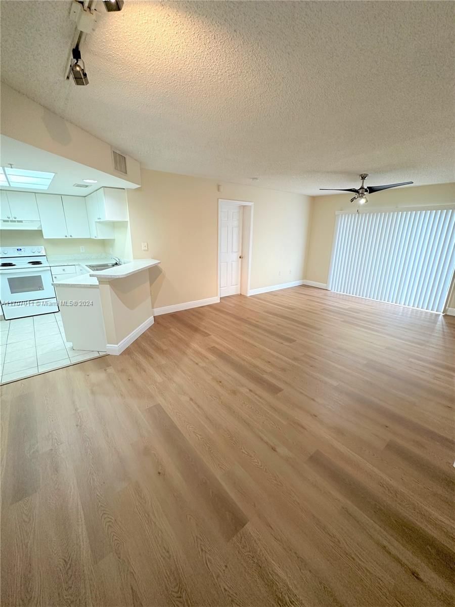 Real estate property located at 2119 10th Avenue #906, Broward, VILLAGE EAST CONDO, Fort Lauderdale, FL