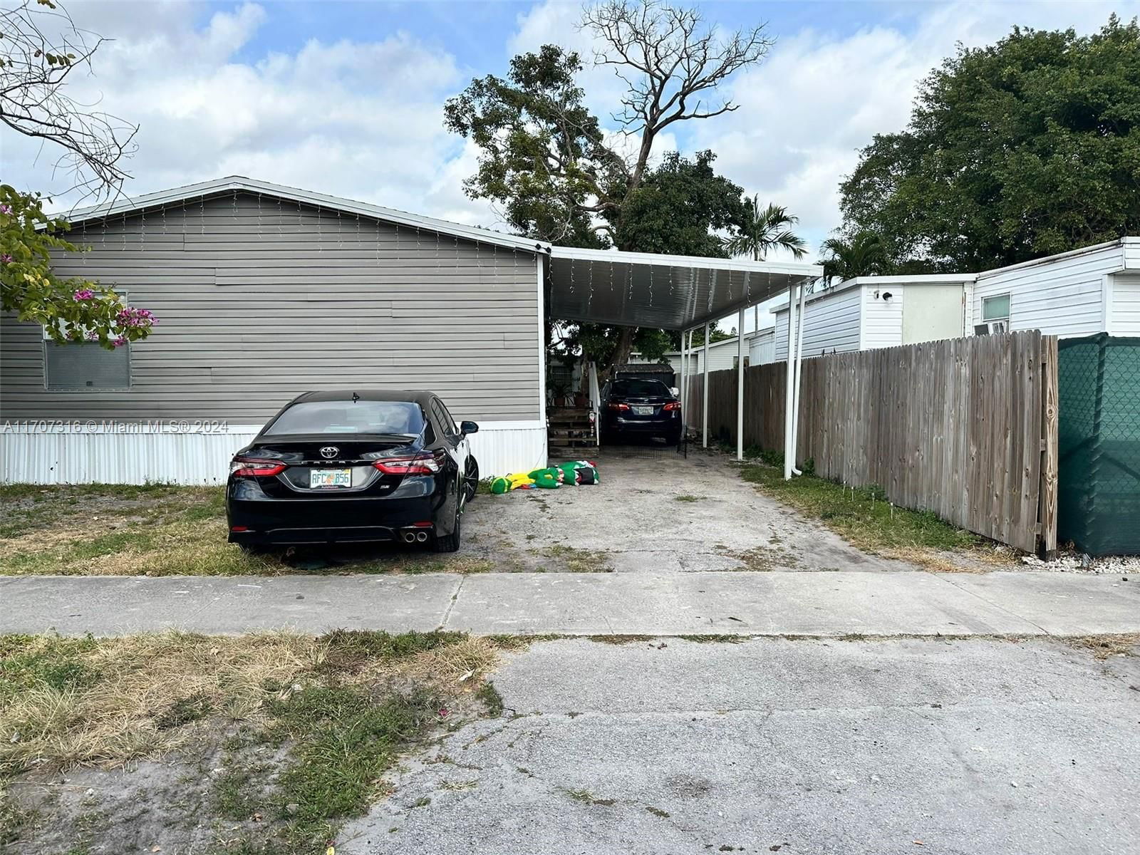 Real estate property located at 13421 8th St, Broward, CARLAN MOBILE HOME PARK, Davie, FL