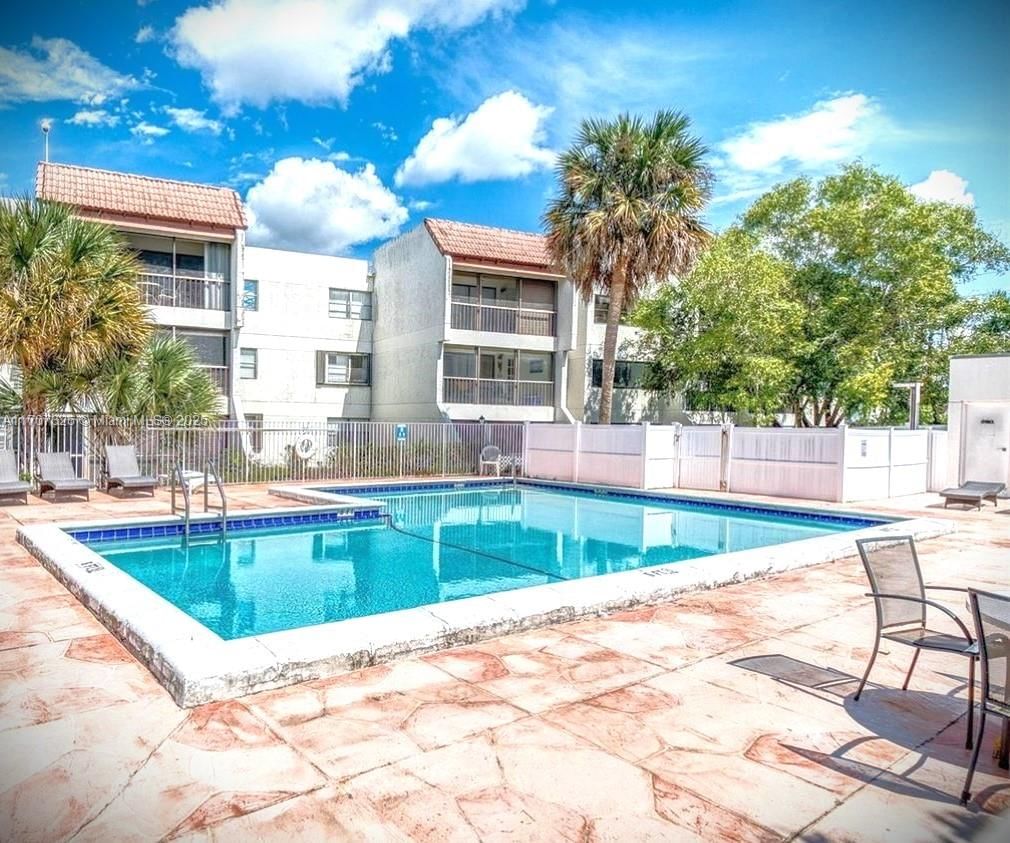 Real estate property located at 301 Racquet Club Rd #307, Broward, Building Four Of Racquet, Weston, FL
