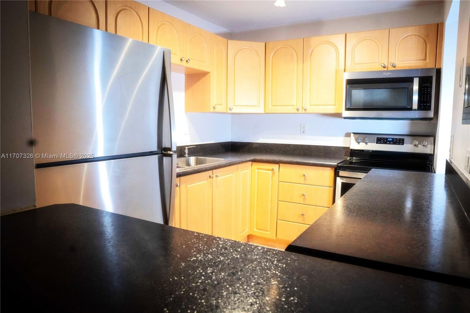 Real estate property located at 301 Racquet Club Rd #307, Broward, Building Four Of Racquet, Weston, FL