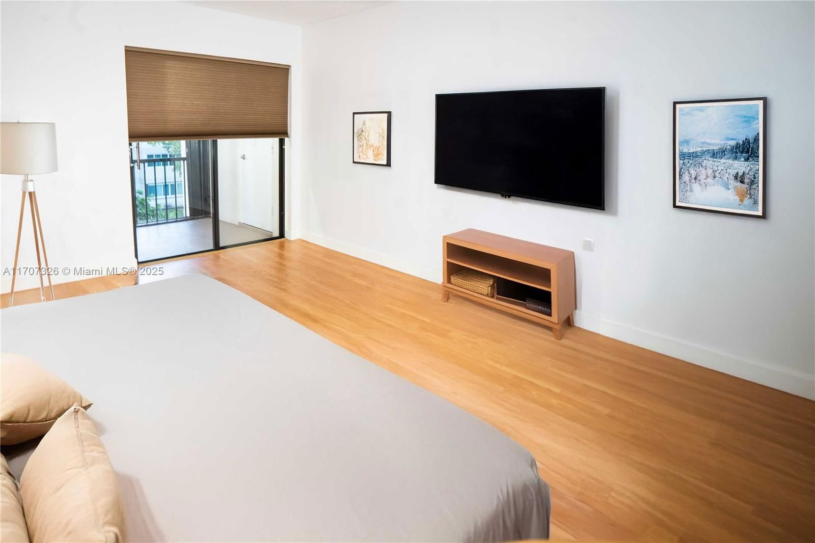 Real estate property located at 301 Racquet Club Rd #307, Broward, Building Four Of Racquet, Weston, FL