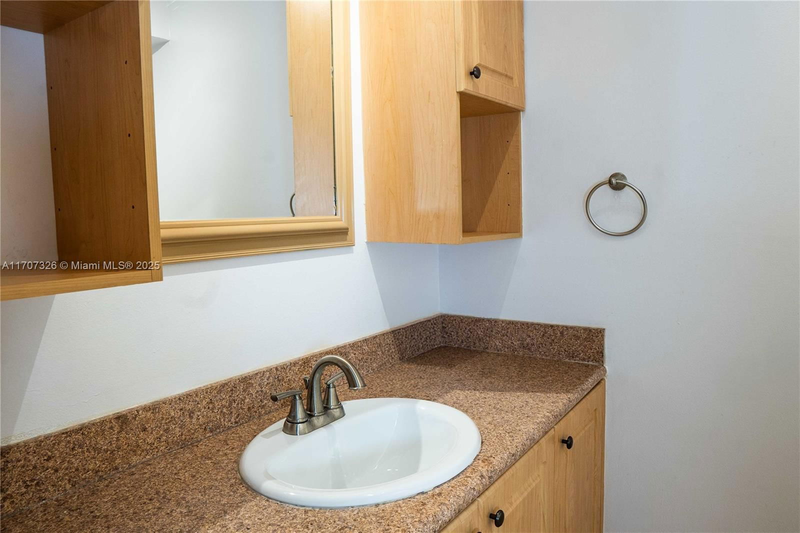 Real estate property located at 301 Racquet Club Rd #307, Broward, Building Four Of Racquet, Weston, FL