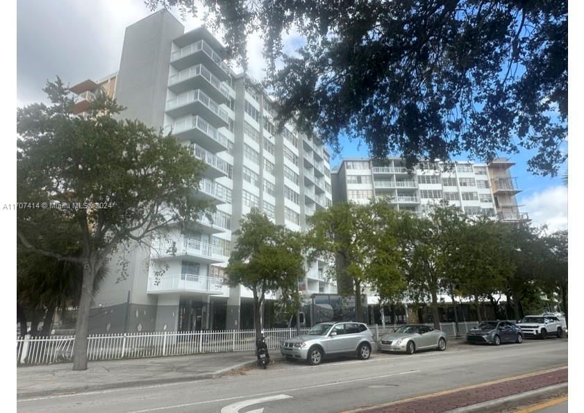 Real estate property located at 2025 164th St #719, Miami-Dade, CRESTVIEW TOWERS CONDO, North Miami Beach, FL