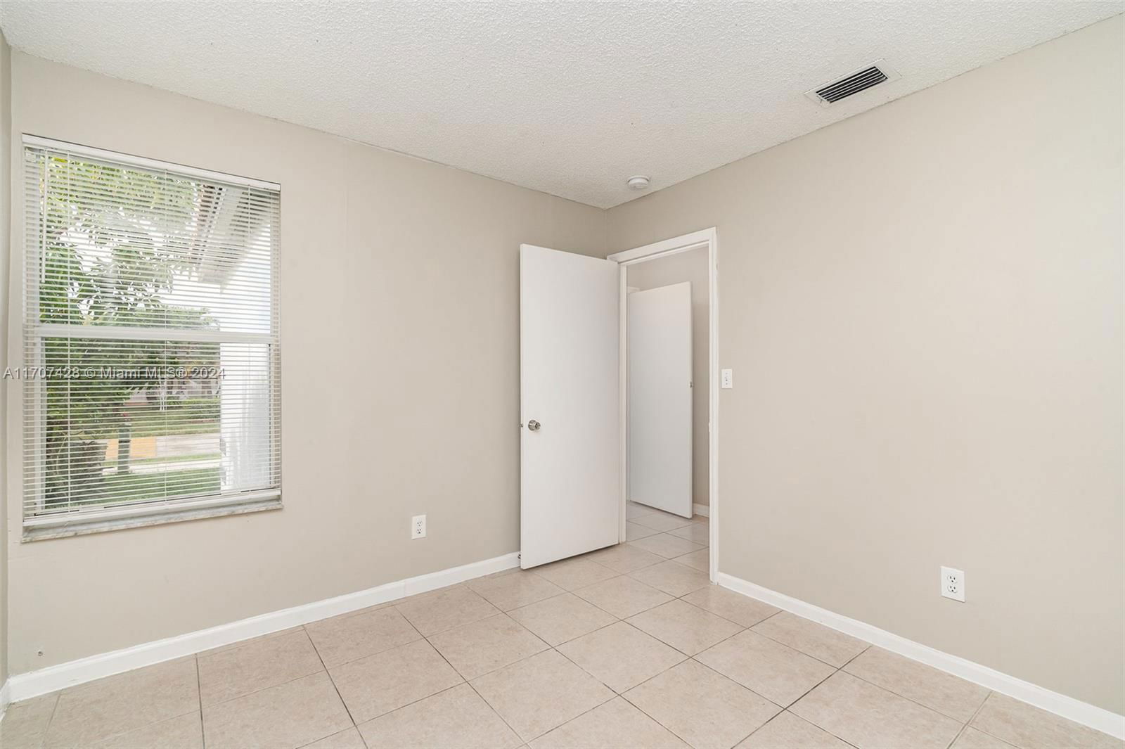 Real estate property located at 17557 142nd Ct, Miami-dade, Weitzer Serena Lakes West, Miami, FL