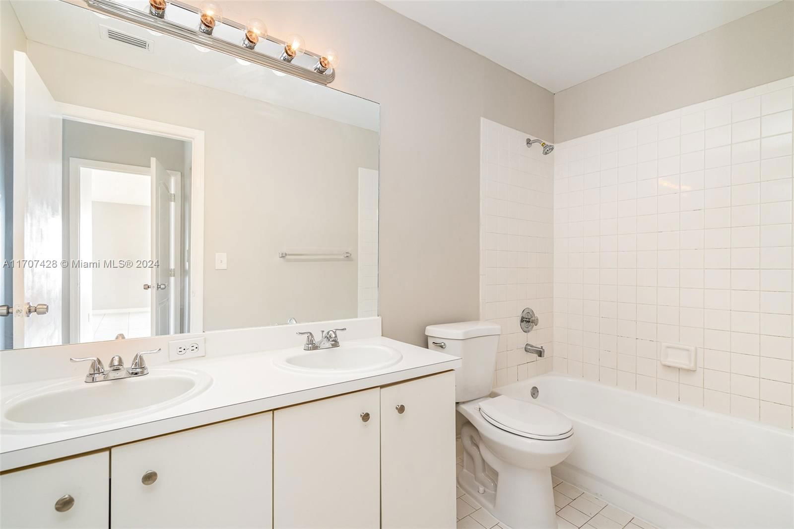 Real estate property located at 17557 142nd Ct, Miami-dade, Weitzer Serena Lakes West, Miami, FL