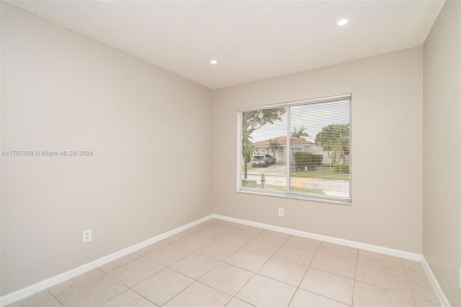 Real estate property located at 17557 142nd Ct, Miami-dade, Weitzer Serena Lakes West, Miami, FL