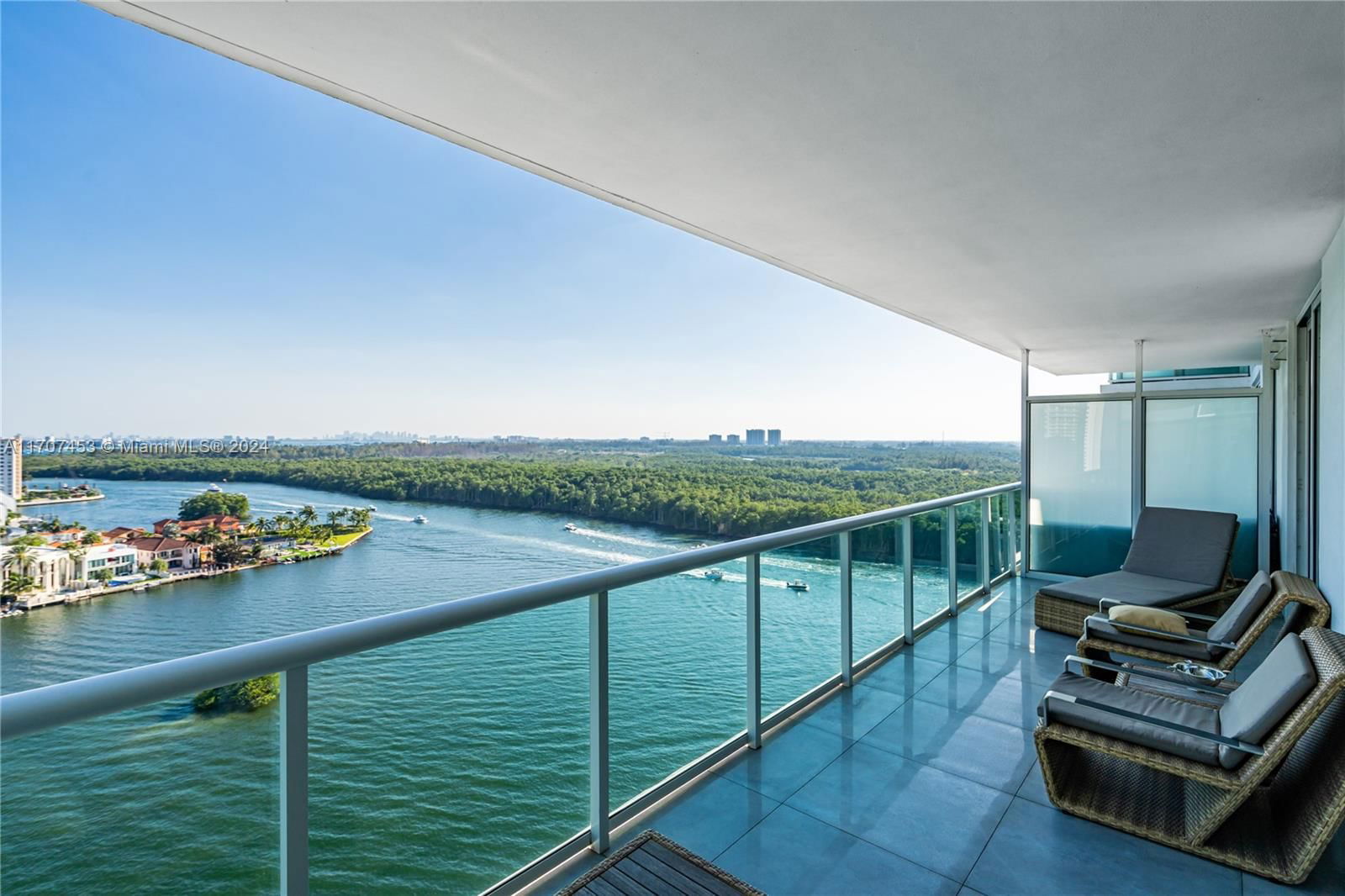 Real estate property located at 400 Sunny Isles Blvd #1607, Miami-Dade, 400 SUNNY ISLES CONDO WES, Sunny Isles Beach, FL