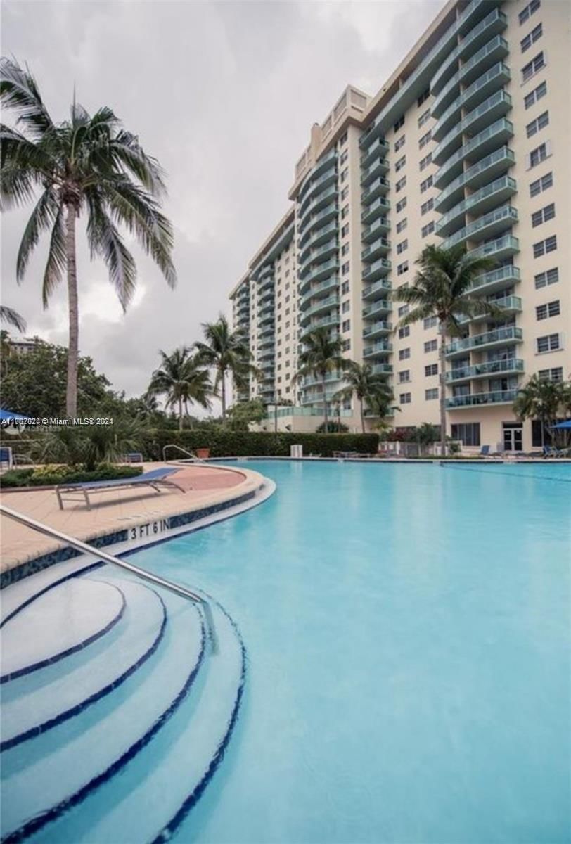 Real estate property located at 19380 Collins Ave #224, Miami-Dade, OCEANVIEW BUILDING B COND, Sunny Isles Beach, FL