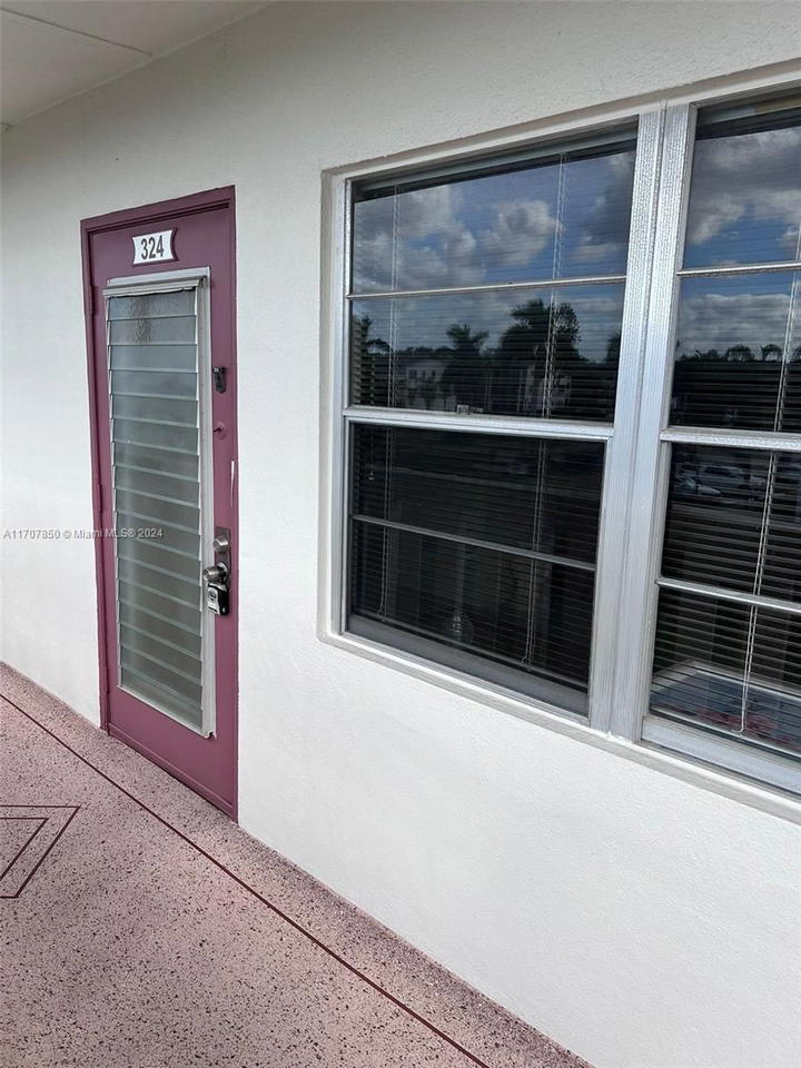 Real estate property located at 324 Fanshaw H #324 H, Palm Beach, Fanshaw At Century Villag, Boca Raton, FL