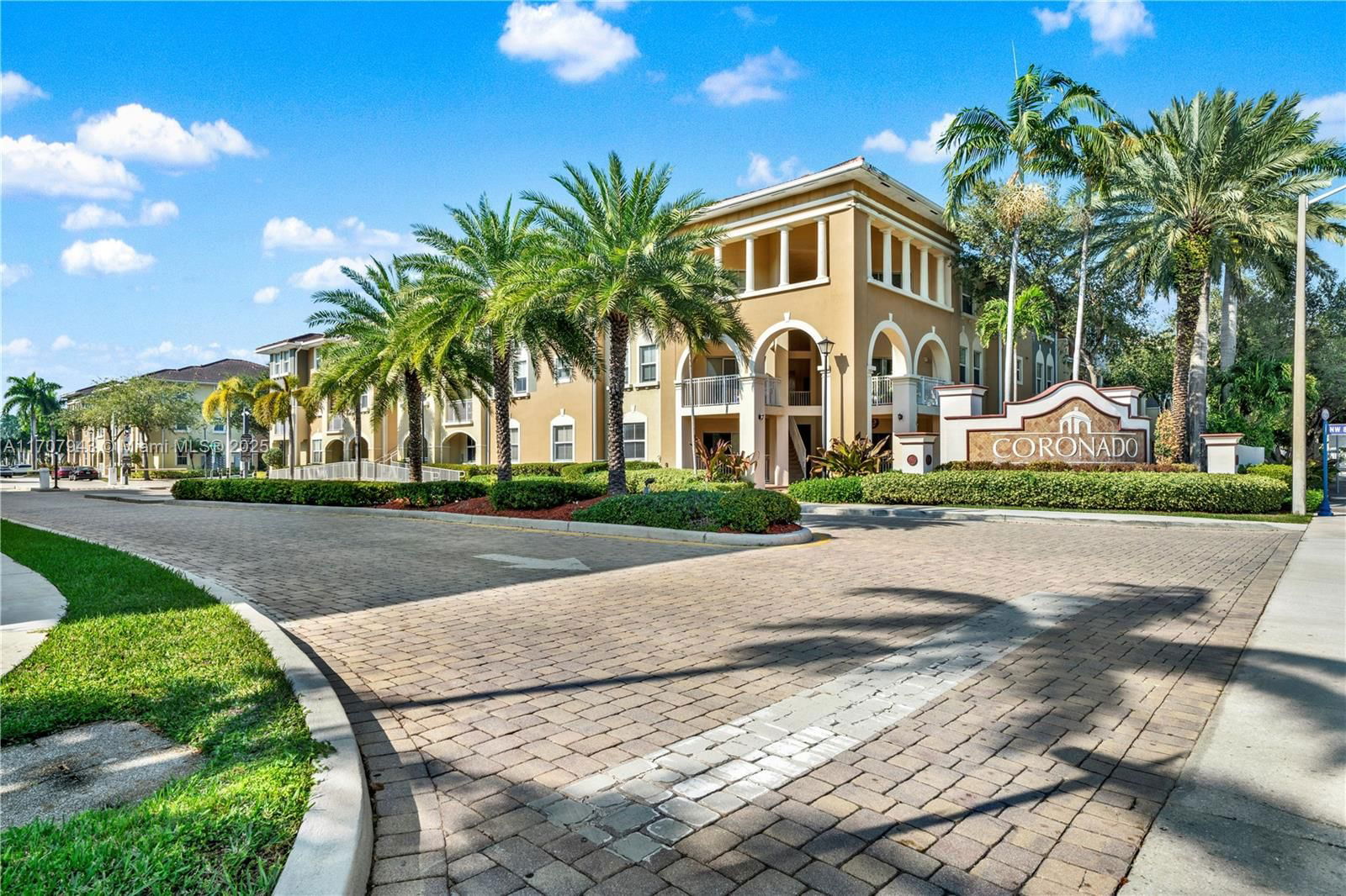 Real estate property located at 10870 88th Ter #214, Miami-dade, Coronado At Doral Iii Con, Doral, FL