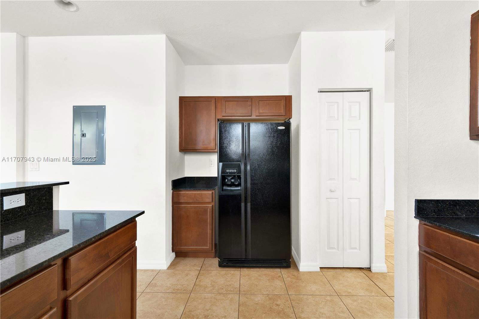 Real estate property located at 10870 88th Ter #214, Miami-dade, Coronado At Doral Iii Con, Doral, FL